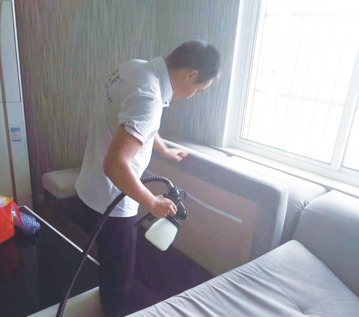 拒絕忍受車內(nèi)甲醛異味，遠(yuǎn)離甲醛危害